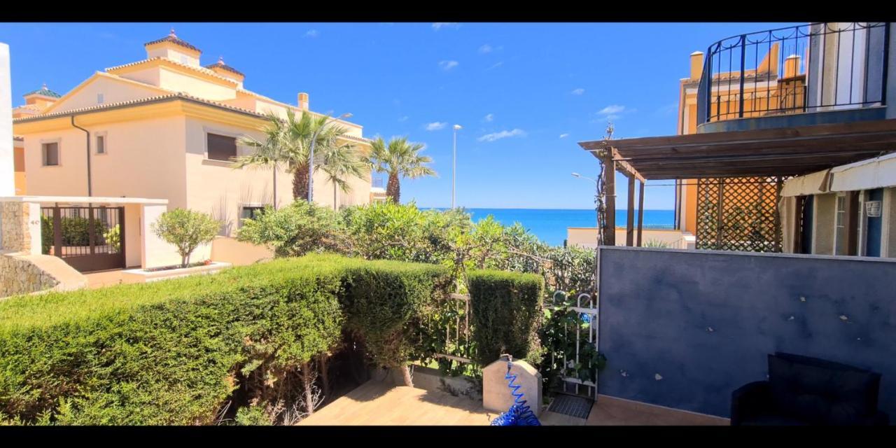 PLANTA BAJA CON TERRAZA CHILL OUT en primera linea TRES PLAYAS Albert Villas Alcossebre Exterior foto